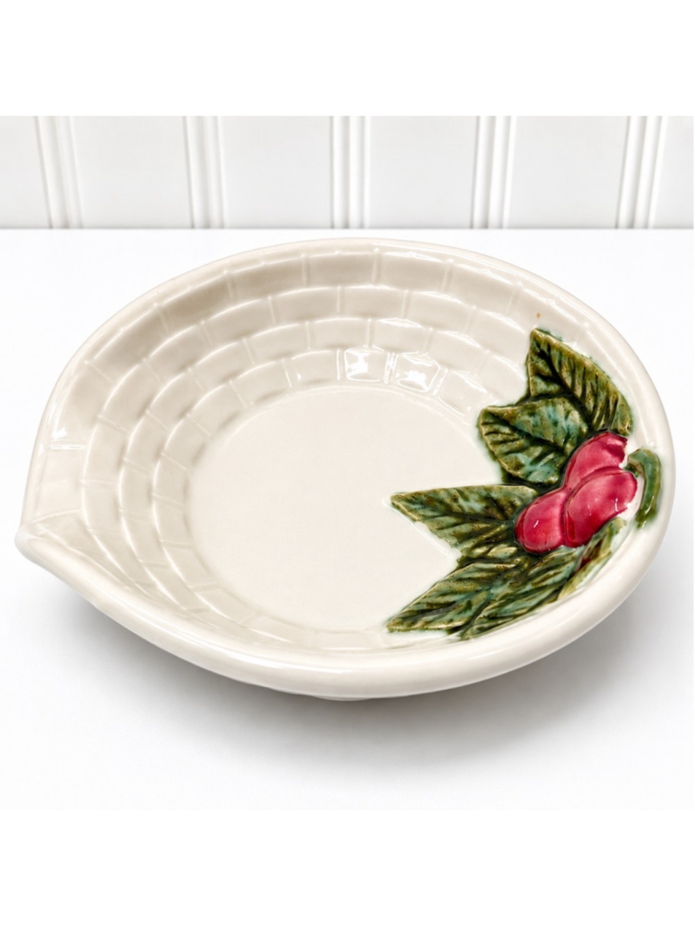 Pfaltzgraff White Ceramic Spoon Rest Floral Berries Mexico Kitchen Counter Decor
